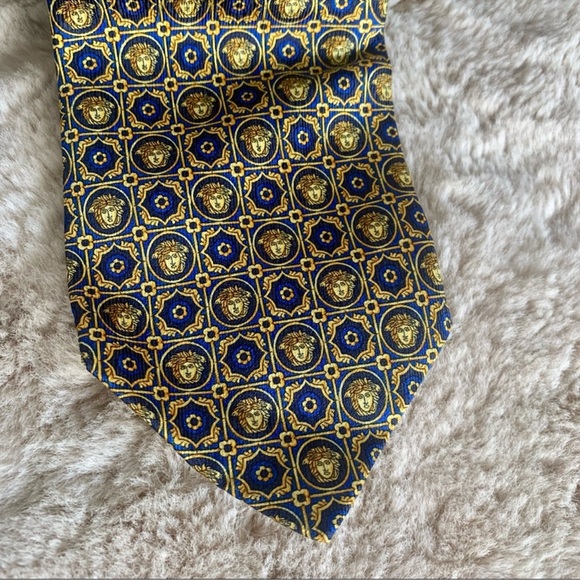 Vintage Gianni Versace Necktie 👔 Tie - Medusa Head Motif - Picture 3 of 9